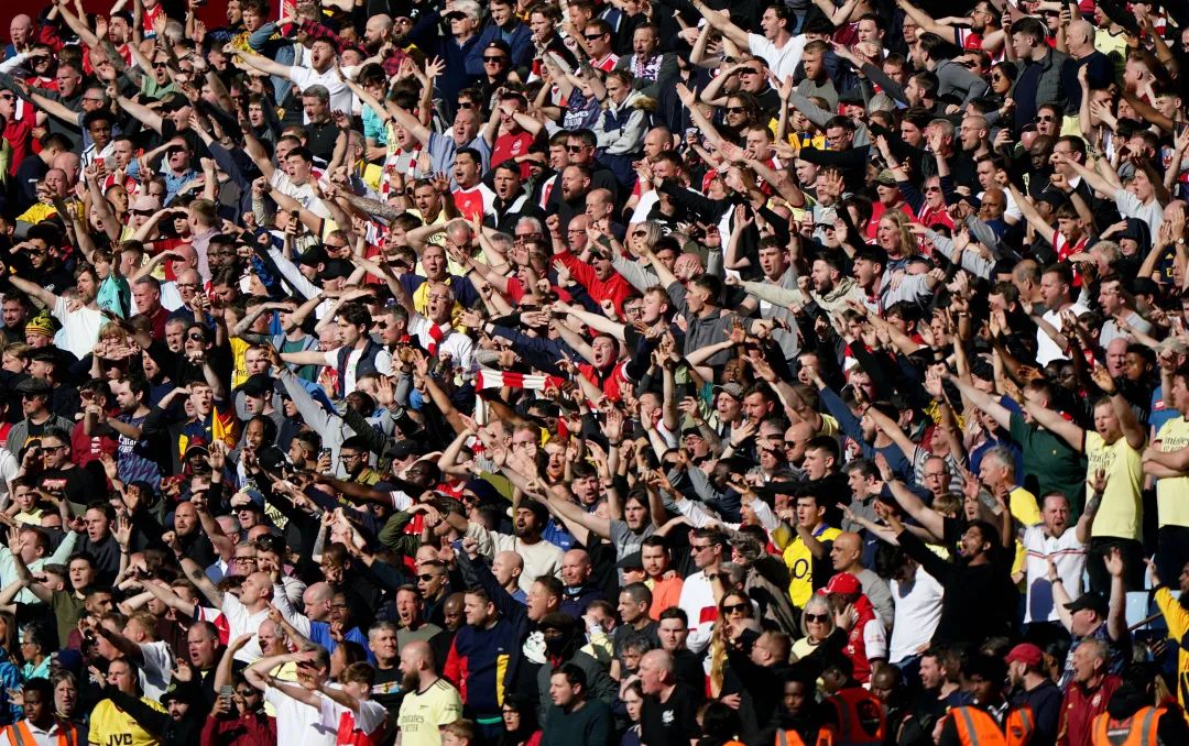 与他以往在 与他以往在