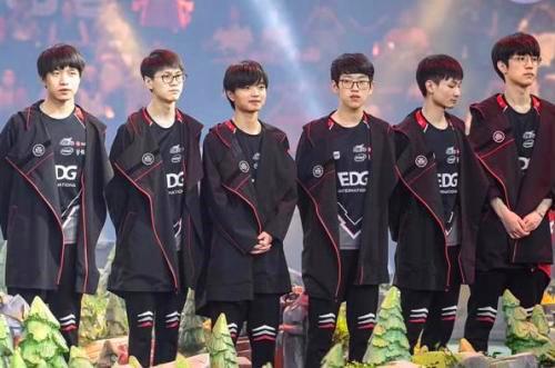 使尼克斯进 使尼克斯进